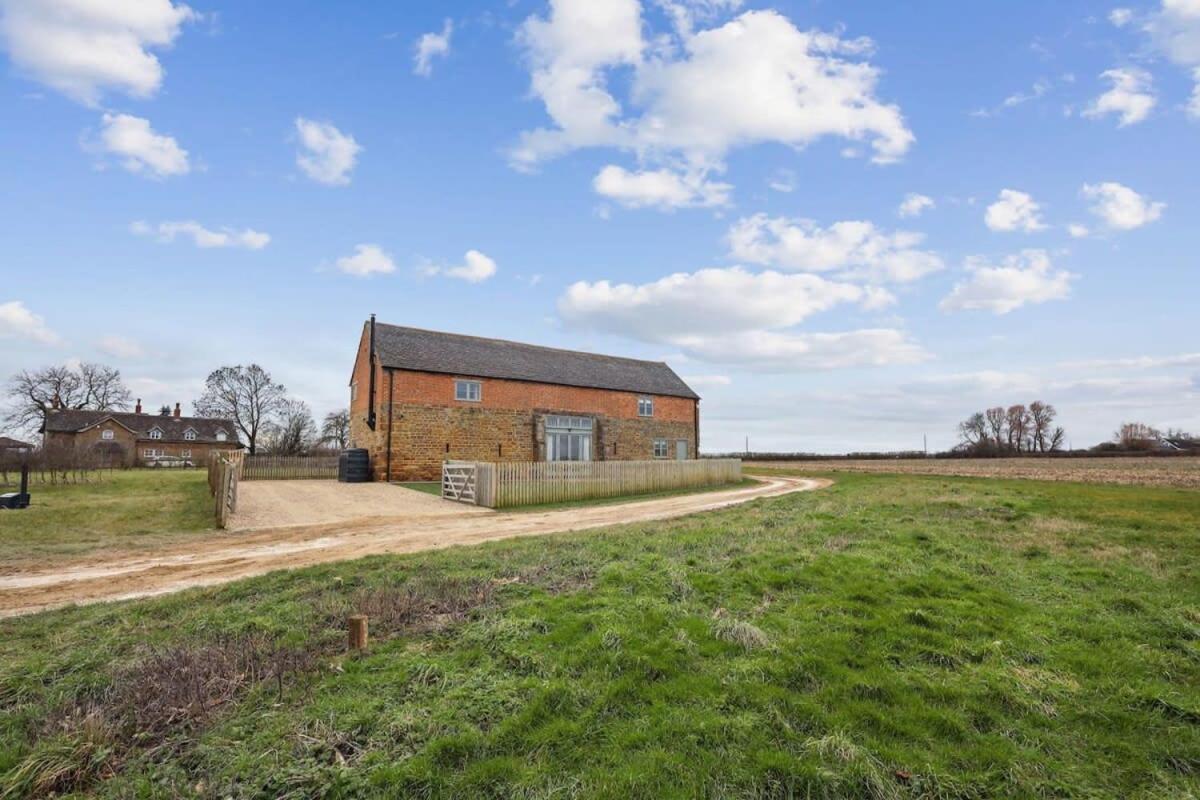 Sophie'S Barn - Hot Tub Packages Available Villa Market Harborough Exterior photo